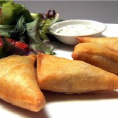 Vegetable Samosa (4) [India] 